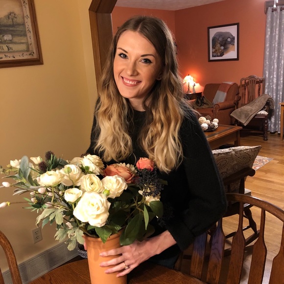 Meet your Posher, Jessica - Picture 2 of 16